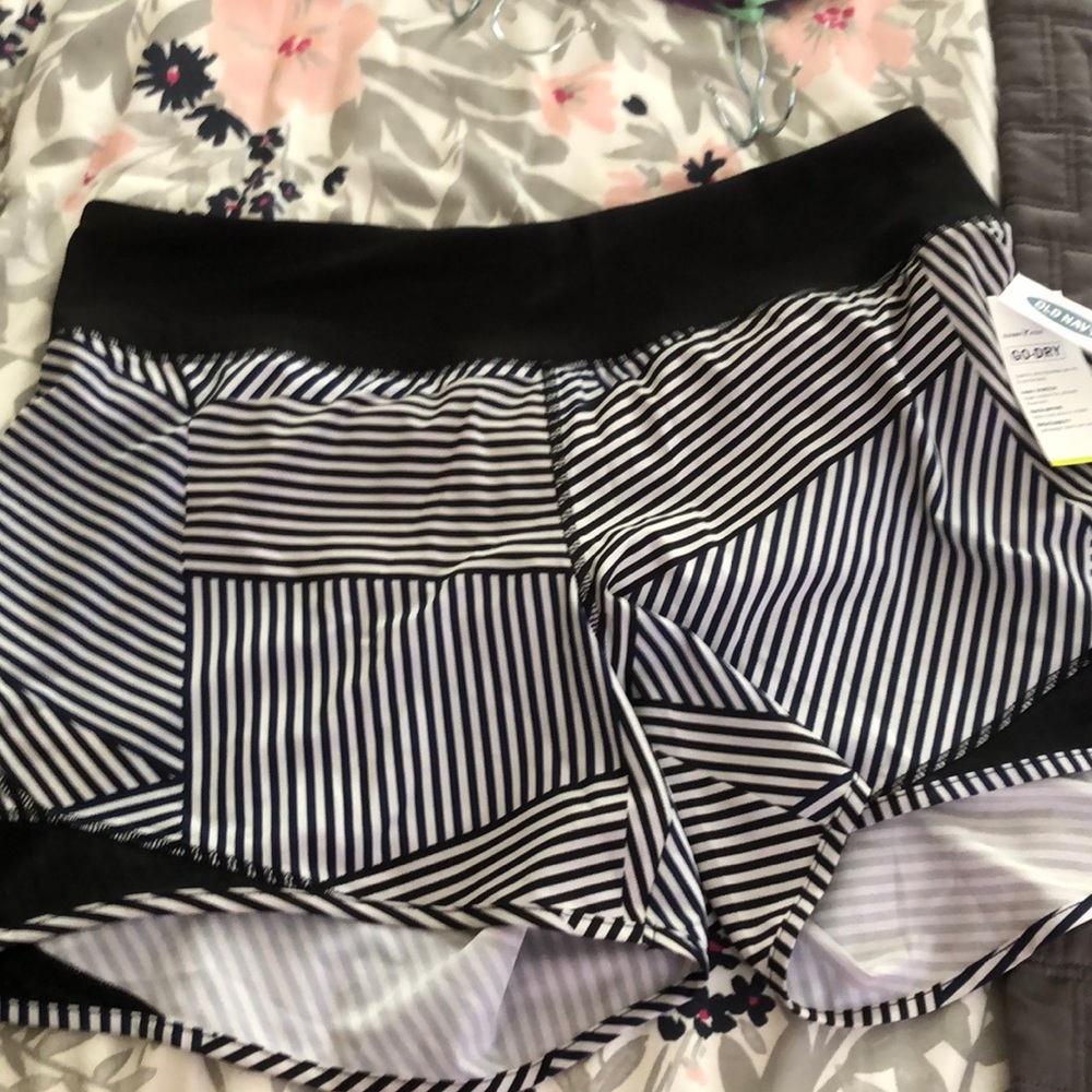 Old Navy Go Active shorts
